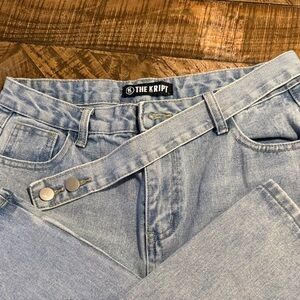 The Kript light denim jeans.